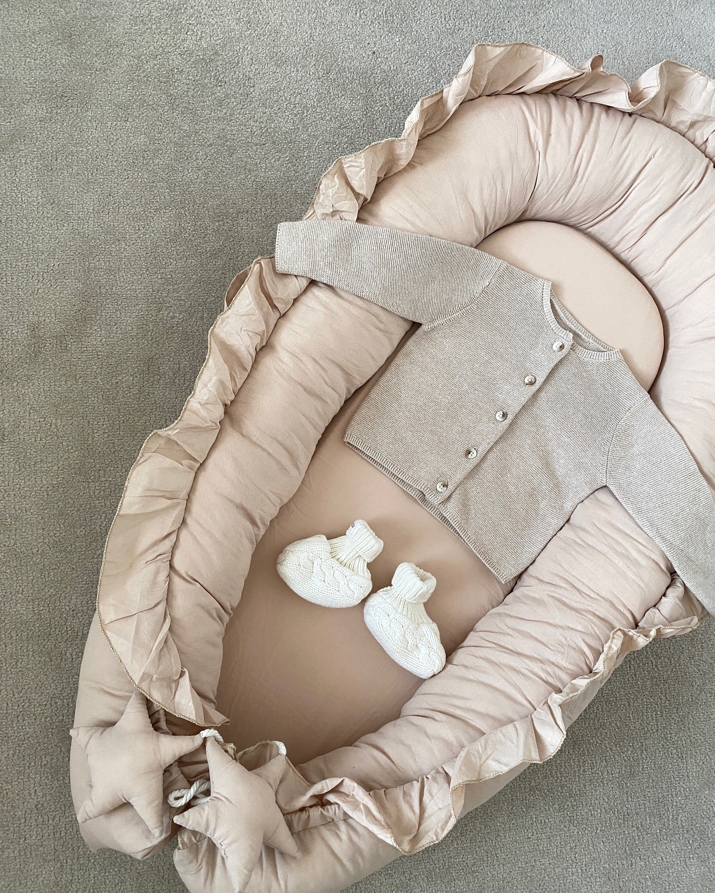 Lilly Lula Portable Padded Lounger Baby Nest Pod Bed with