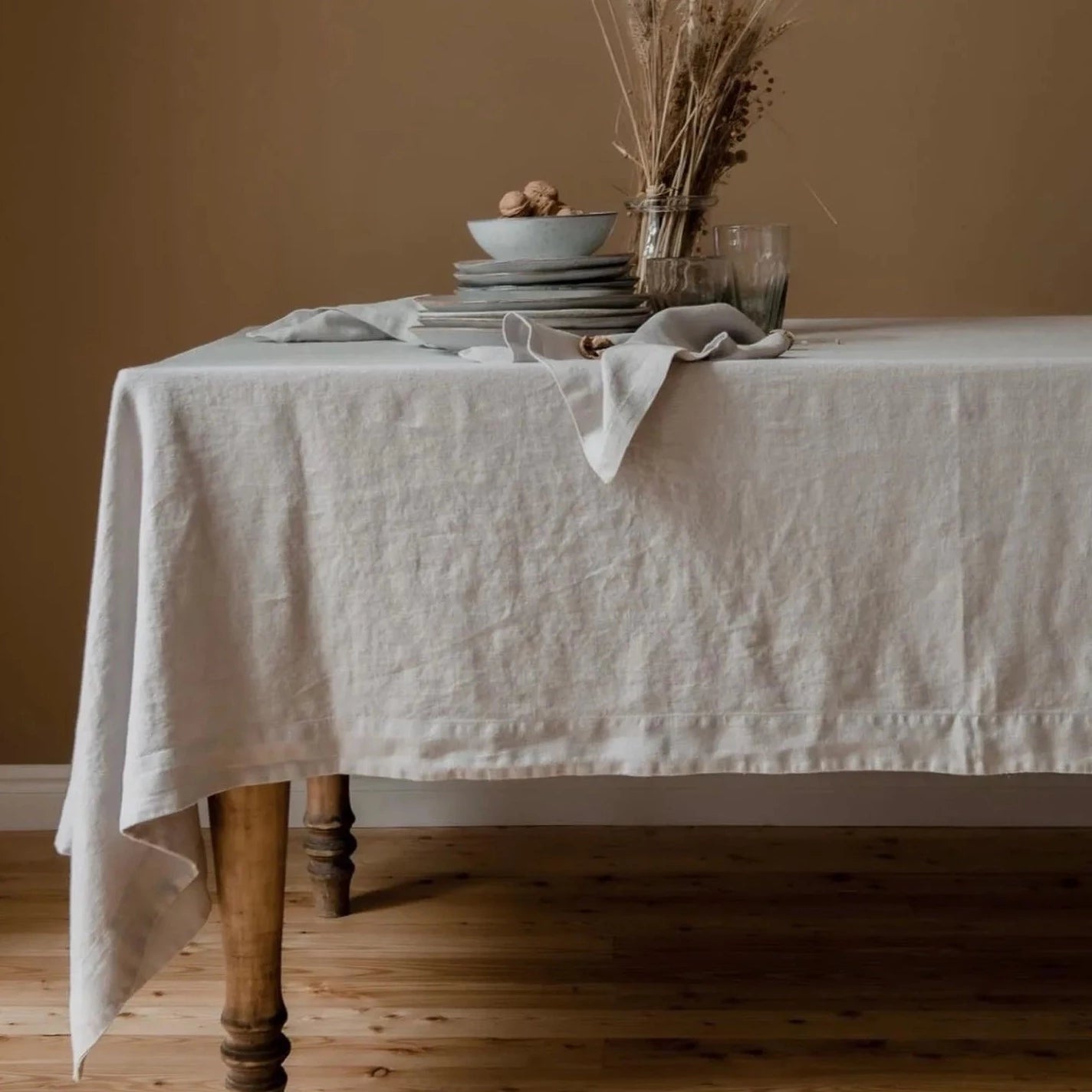 100% Pure Linen Tablecloths & Table Runners - White, Ivory, Beige & Grey Lilly & Lula