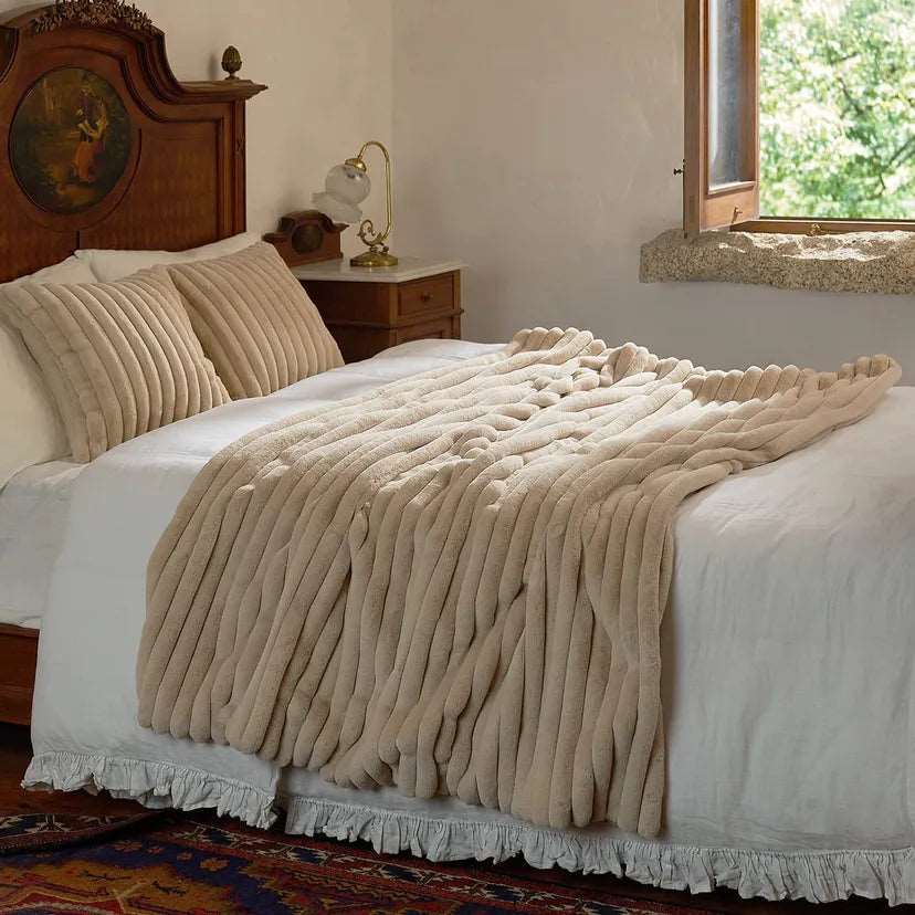 Lilly Lula Double Layer Luxury Warm Faux Fur Throw Bedspread