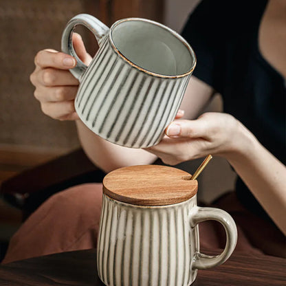 Large Handmade Ceramic Ripple Mug with Wooden Lid - Beige & Grey